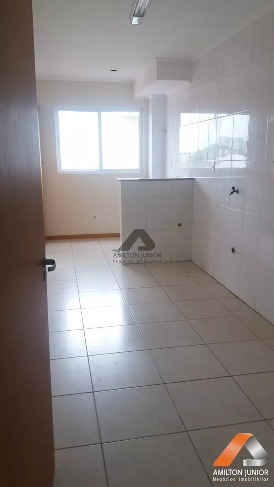 Apartamento à venda com 3 quartos, 93m² - Foto 4