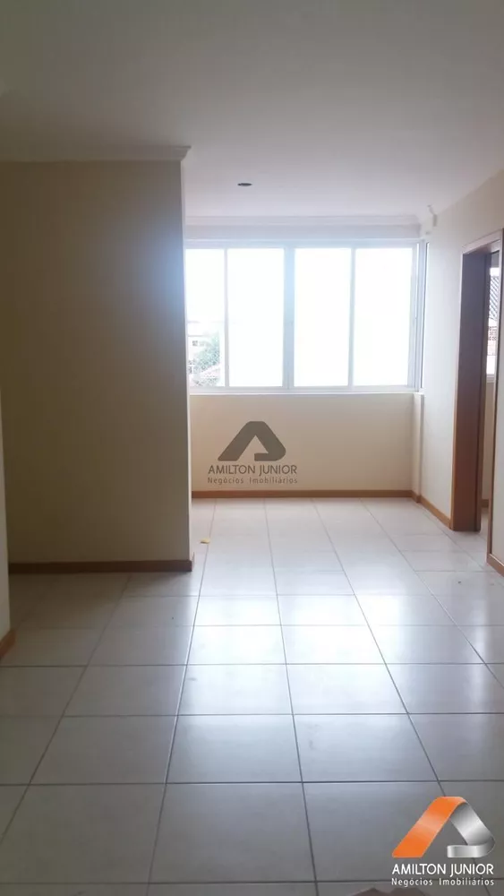 Apartamento à venda com 3 quartos, 93m² - Foto 3