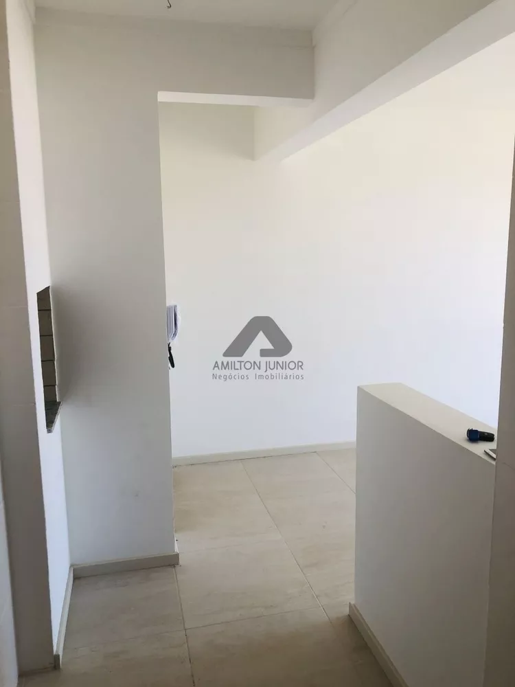 Apartamento à venda com 1 quarto, 42m² - Foto 2