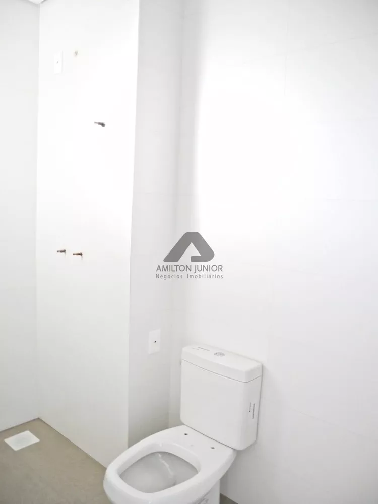 Apartamento à venda com 3 quartos, 221m² - Foto 5