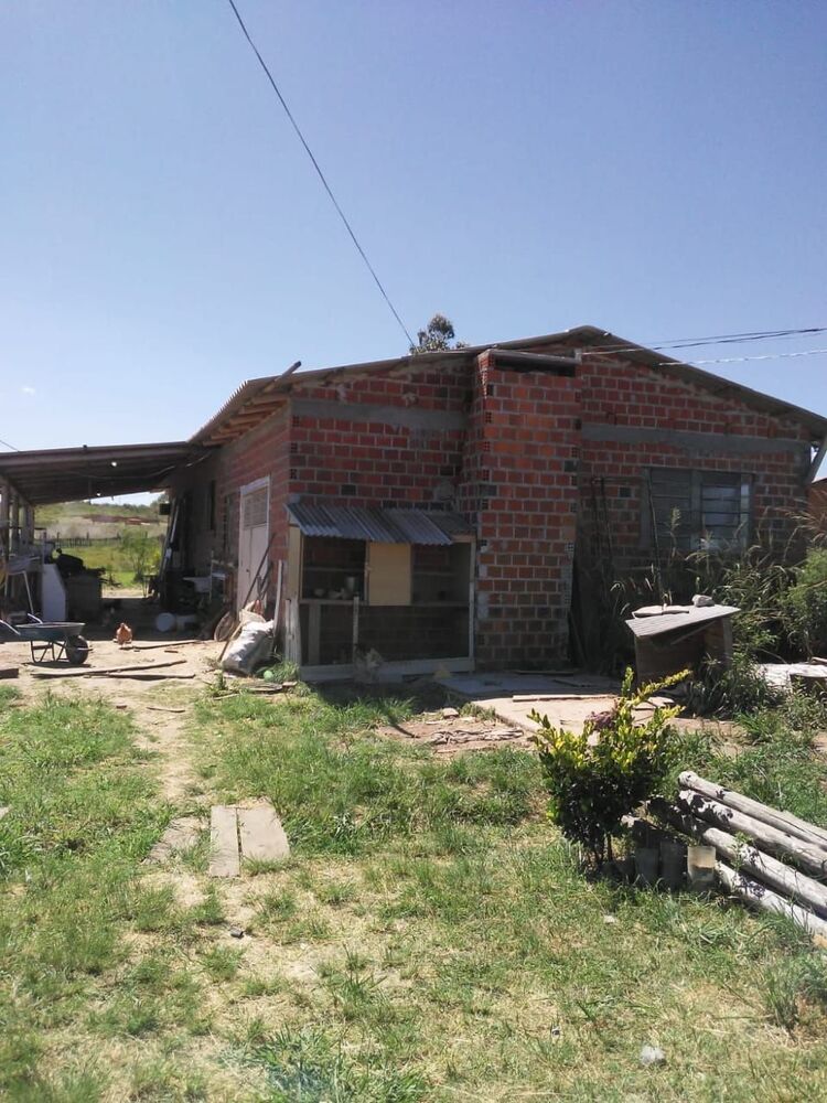 Chácara à venda com 3 quartos, 140m² - Foto 1