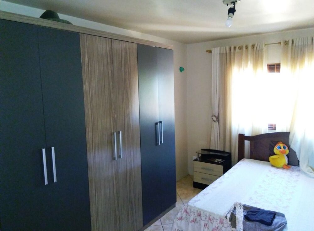 Casa à venda com 4 quartos, 220m² - Foto 4