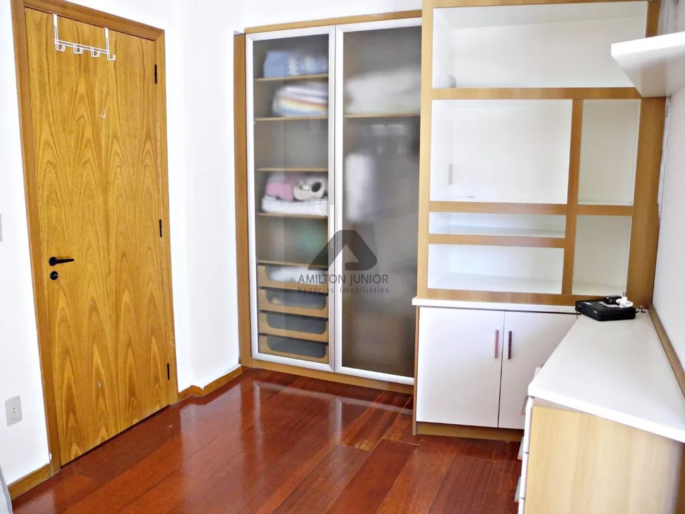 Apartamento à venda com 3 quartos, 173m² - Foto 10