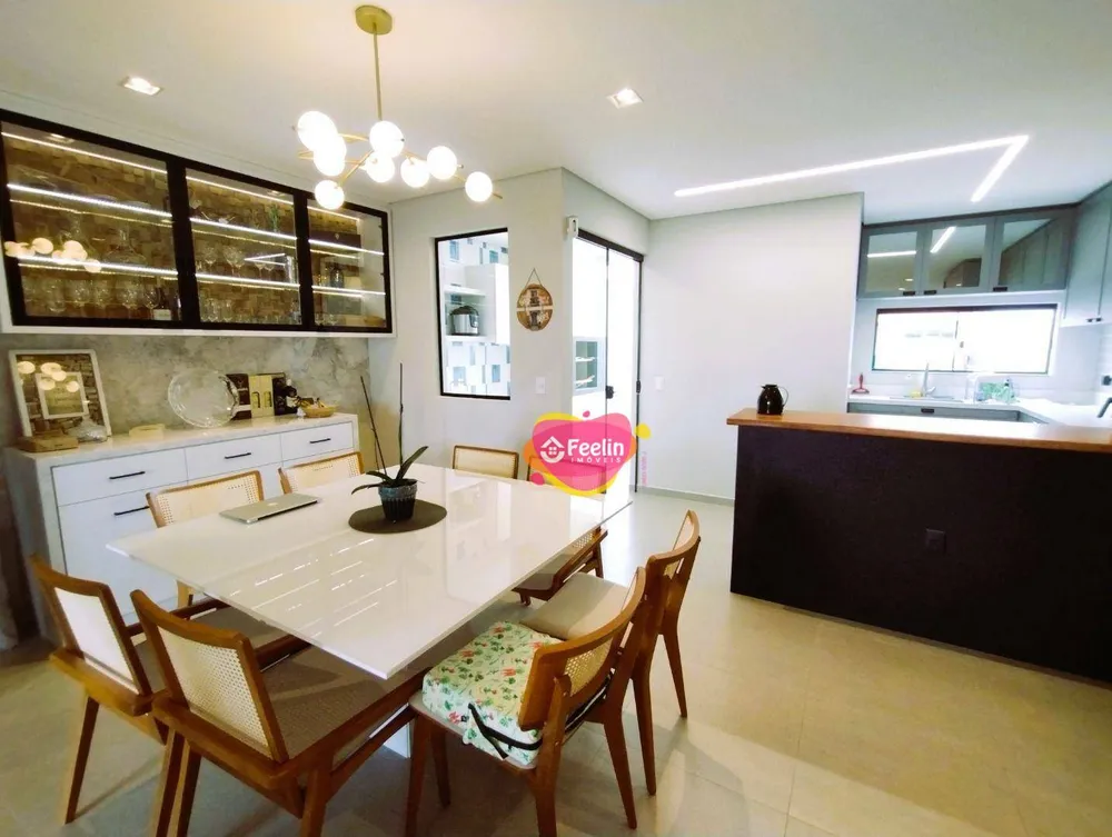 Casa, 3 quartos, 127 m² - Foto 1