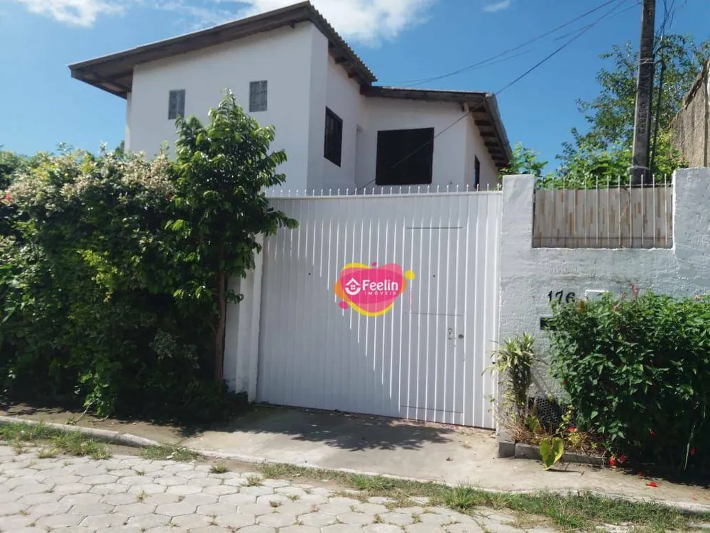 Casa, 6 quartos, 220 m² - Foto 2