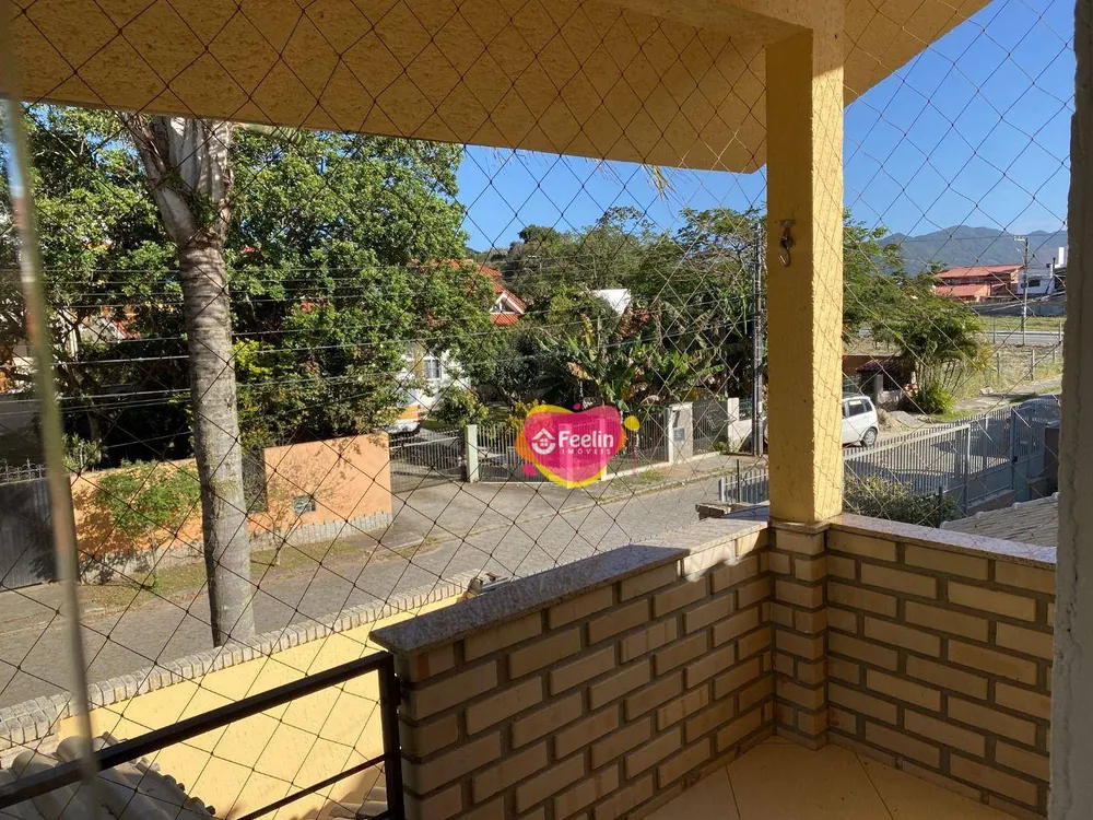 Casa, 6 quartos, 220 m² - Foto 2