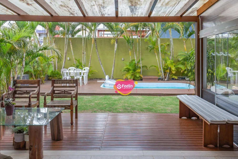 Casa, 4 quartos, 300 m² - Foto 1
