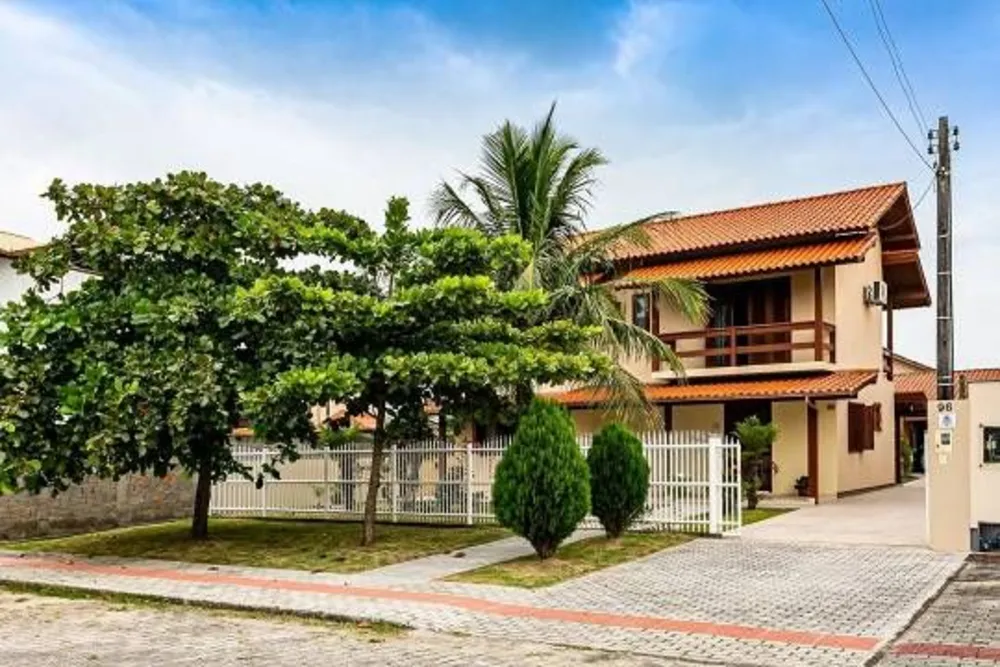 Casa, 4 quartos, 243 m² - Foto 1