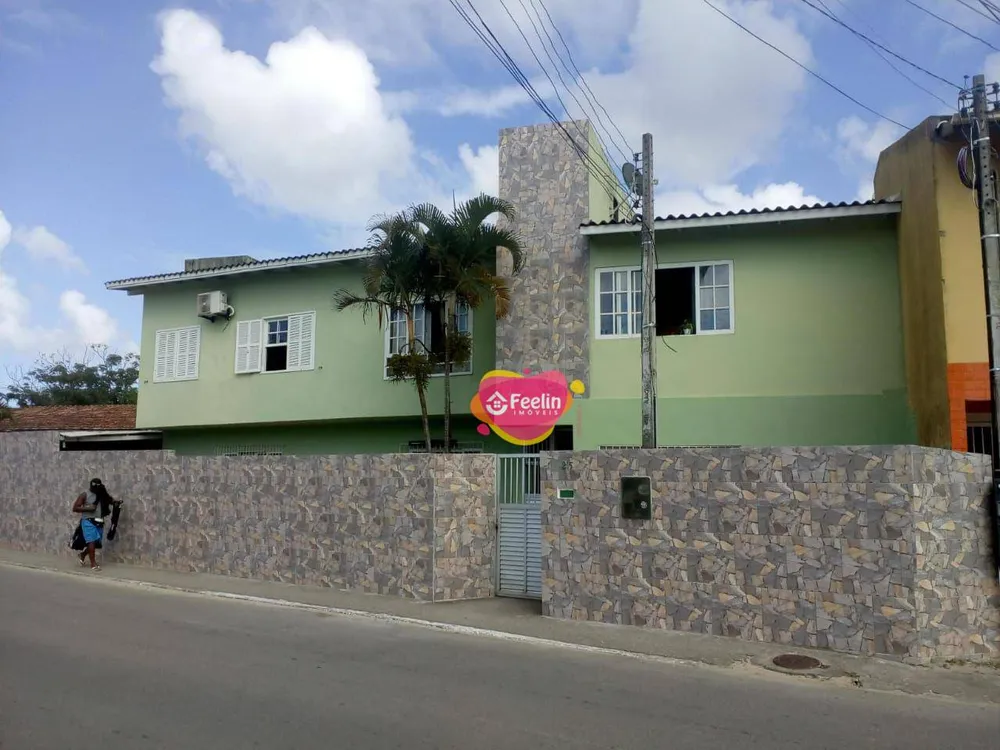 Casa, 5 quartos, 210 m² - Foto 1