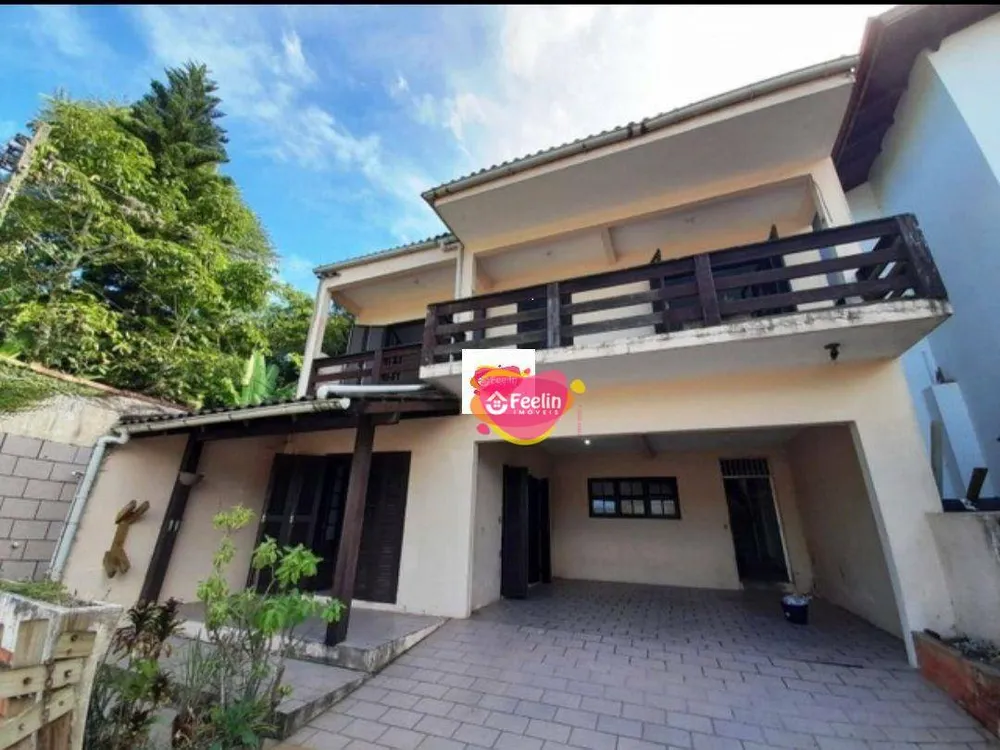 Casa, 5 quartos, 220 m² - Foto 1