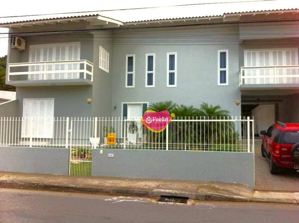 Casa, 4 quartos, 222 m² - Foto 1