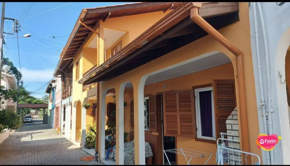 Casa, 6 quartos, 198 m² - Foto 1