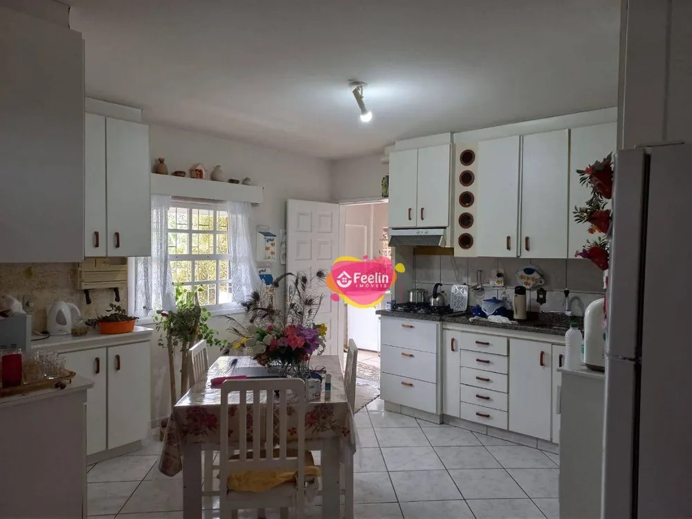 Casa, 5 quartos, 252 m² - Foto 2
