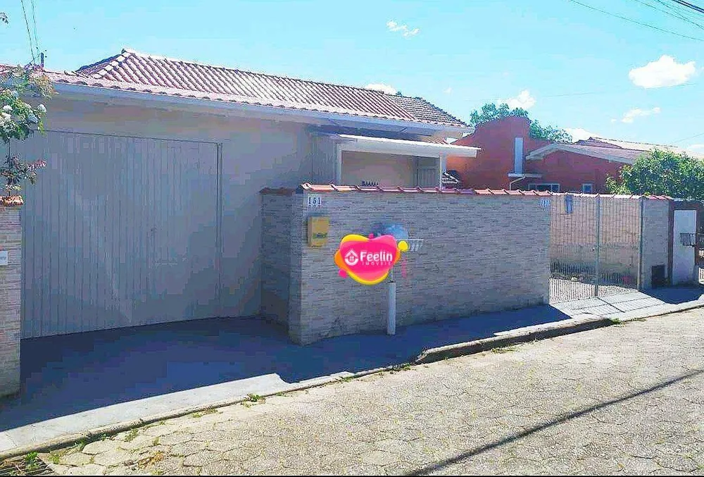 Casa, 4 quartos, 172 m² - Foto 1