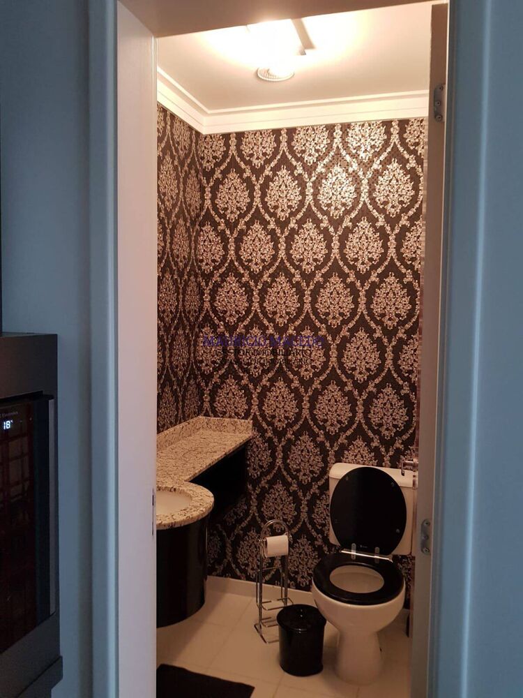 Apartamento para alugar com 3 quartos, 132m² - Foto 2
