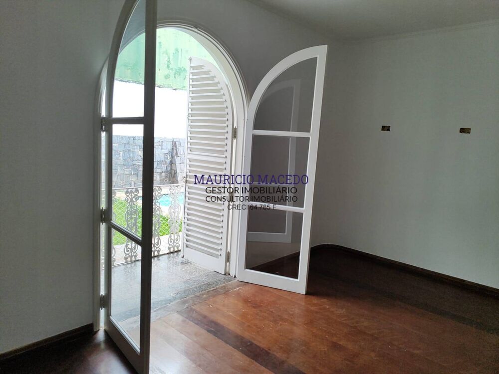 Casa, 5 quartos, 280 m² - Foto 3