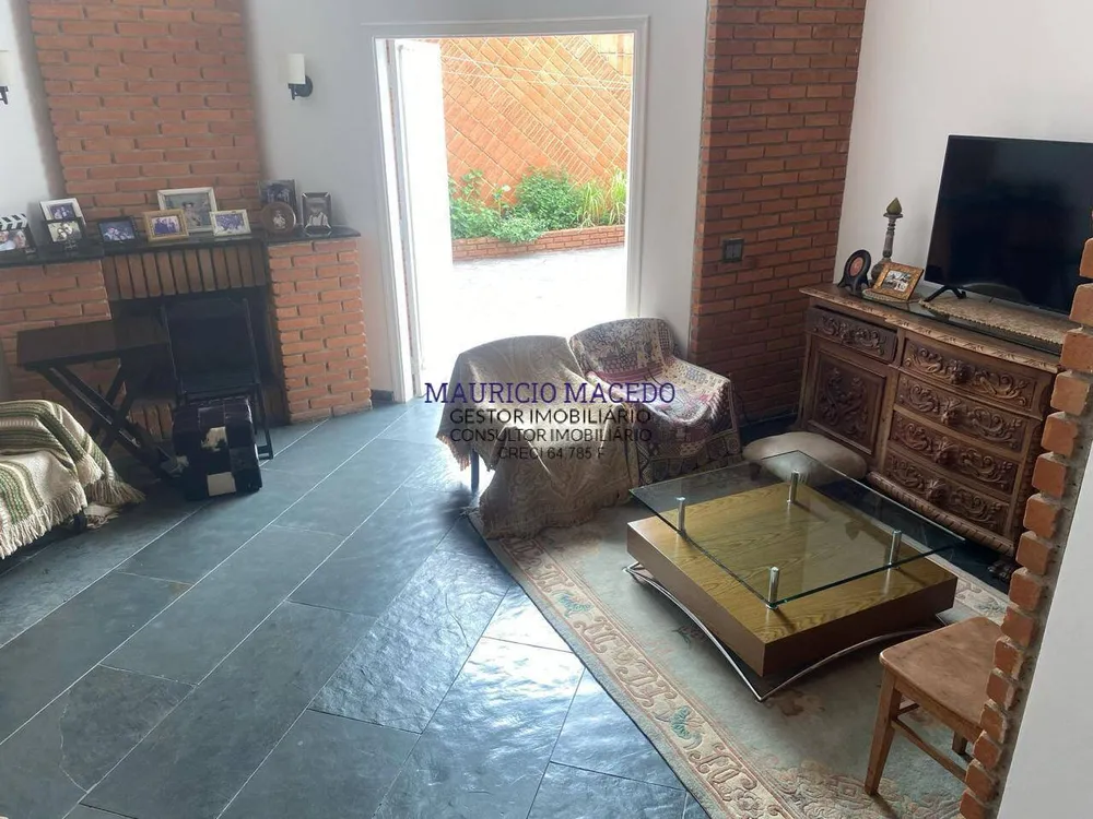 Casa, 3 quartos, 219 m² - Foto 1