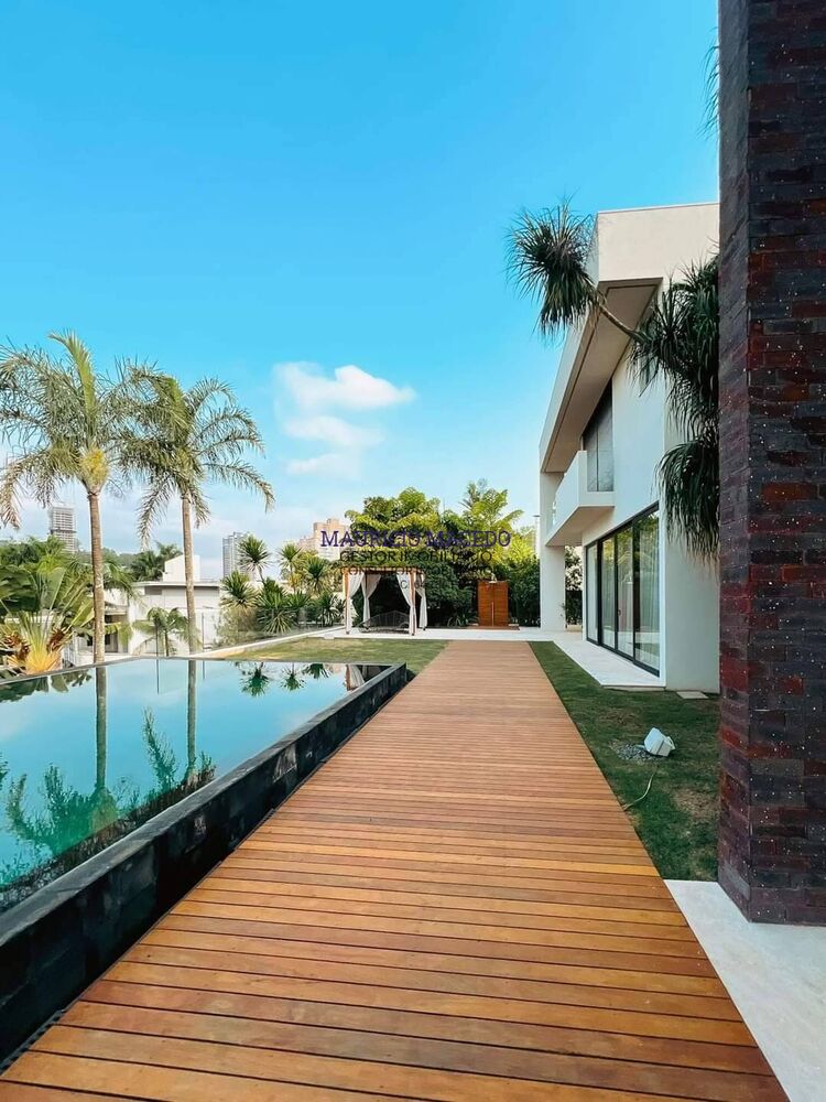 Casa, 5 quartos, 1750 m² - Foto 1