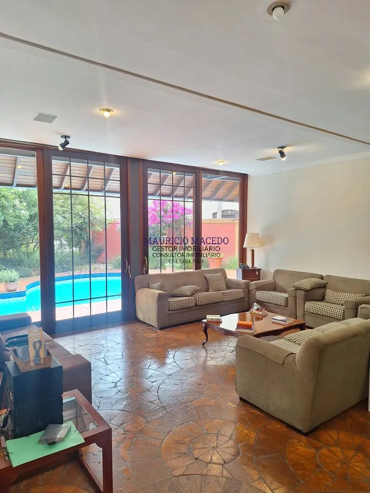 Casa, 4 quartos, 625 m² - Foto 1