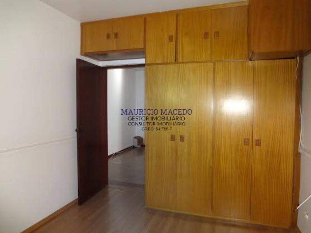 Casa para alugar com 4 quartos, 320m² - Foto 11