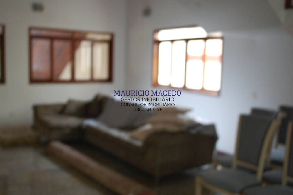 Casa para alugar com 4 quartos, 320m² - Foto 1