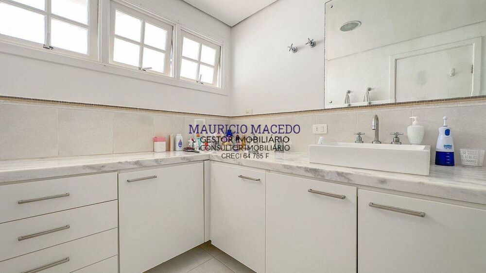 Casa, 3 quartos, 274 m² - Foto 1