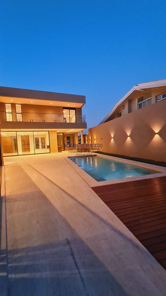 Casa à venda com 4 quartos, 900m² - Foto 2