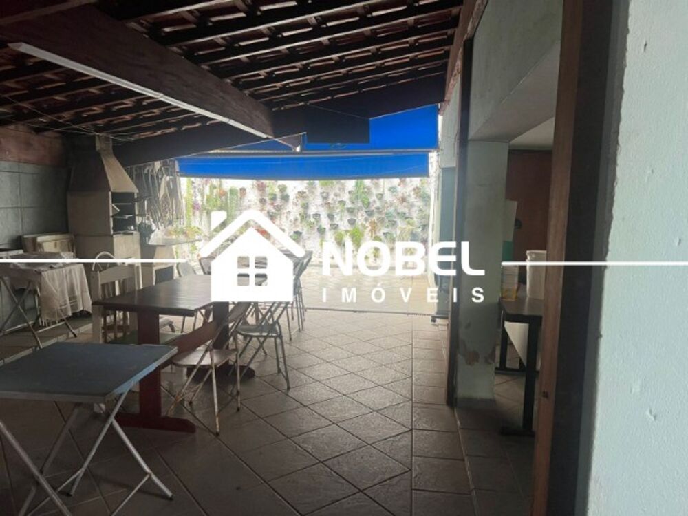 Casa à venda com 2 quartos, 371m² - Foto 3