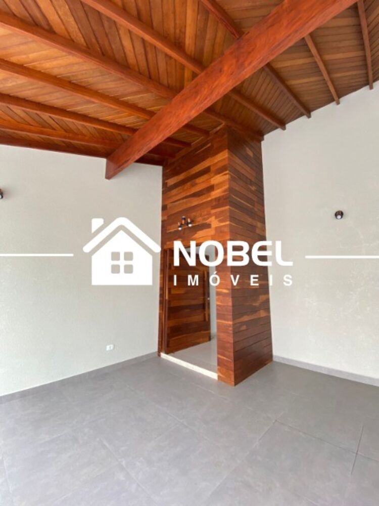 Casa à venda com 3 quartos, 250m² - Foto 1