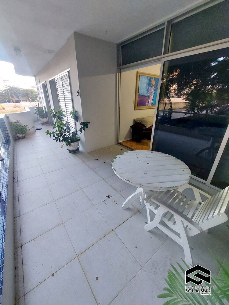 Apartamento à venda com 3 quartos, 110m² - Foto 2