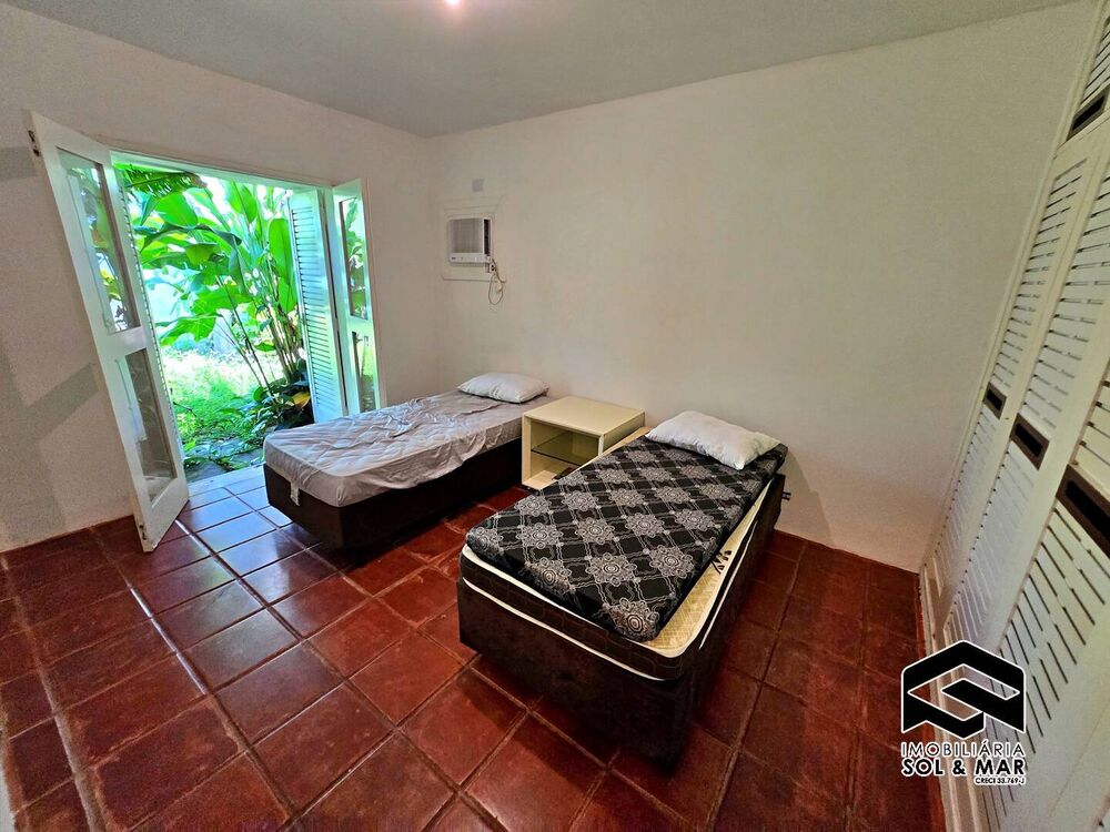 Casa à venda com 3 quartos, 250m² - Foto 2