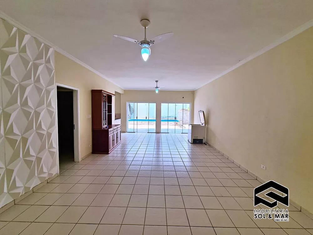 Casa à venda com 3 quartos, 200m² - Foto 4