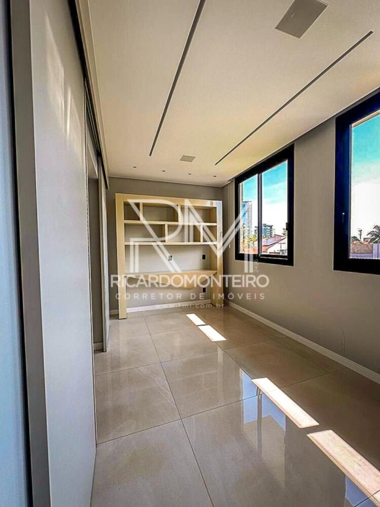 Casa à venda com 5 quartos, 800m² - Foto 8