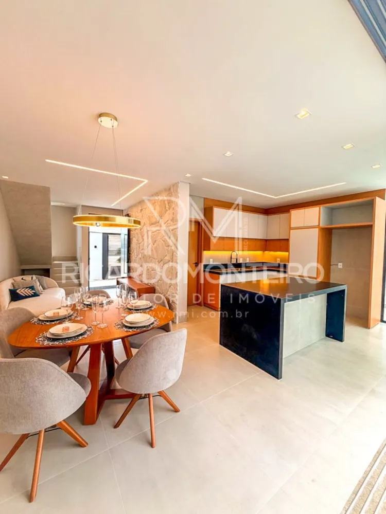 Casa, 3 quartos, 159 m² - Foto 1