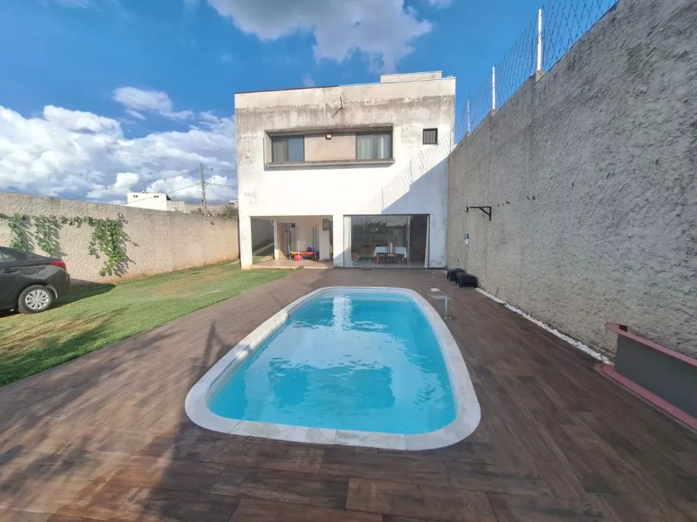 Casa à venda com 3 quartos, 193m² - Foto 3