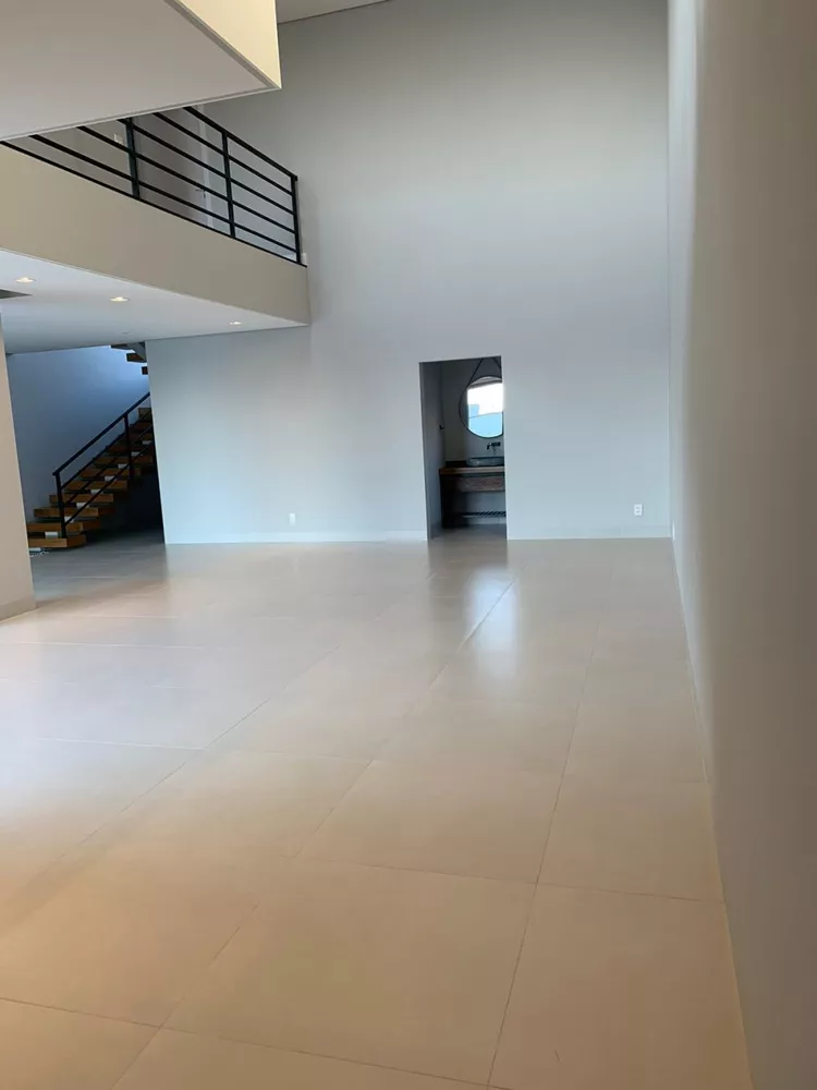 Casa de Condomínio à venda com 4 quartos, 389m² - Foto 4