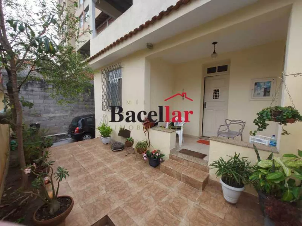 Casa, 4 quartos, 219 m² - Foto 2