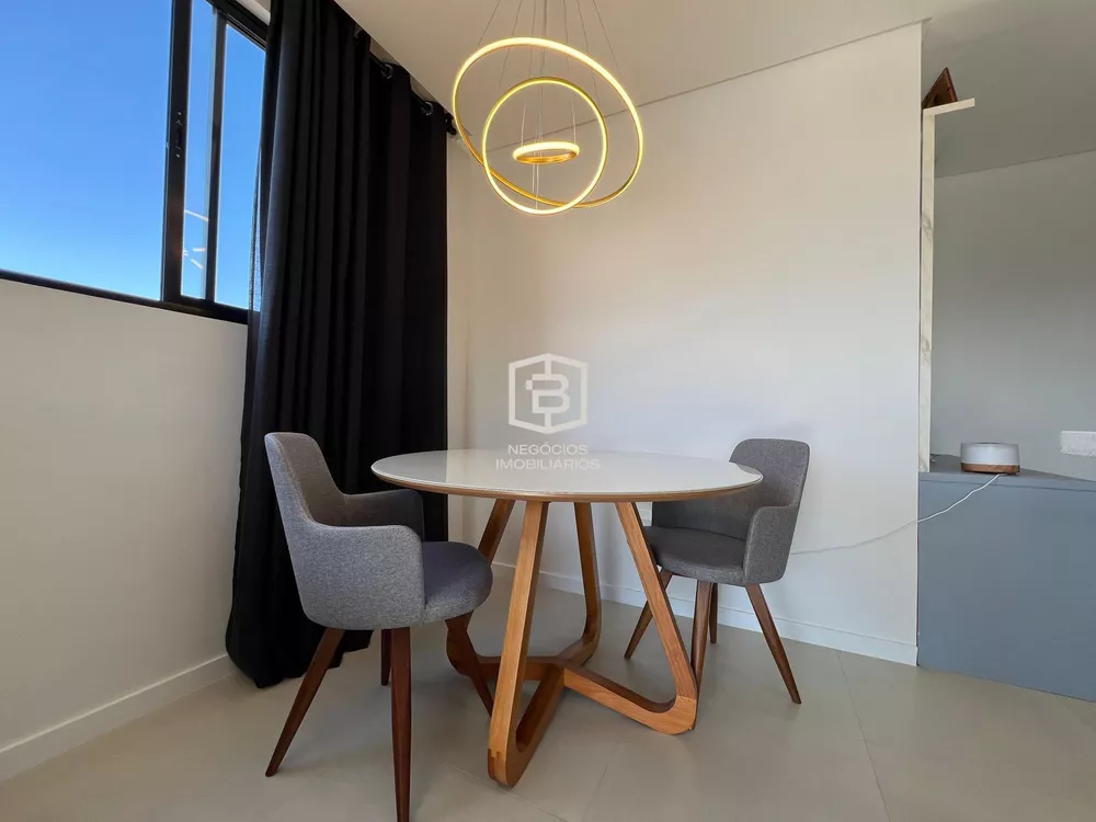 Apartamento à venda com 2 quartos, 70m² - Foto 1