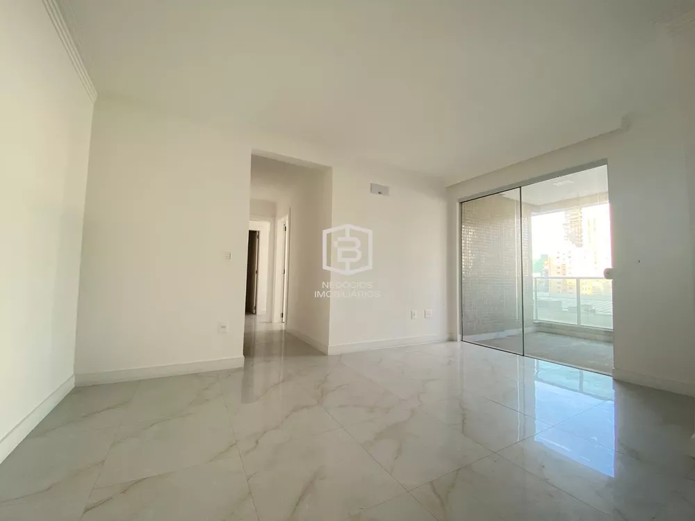 Apartamento à venda com 2 quartos, 70m² - Foto 1