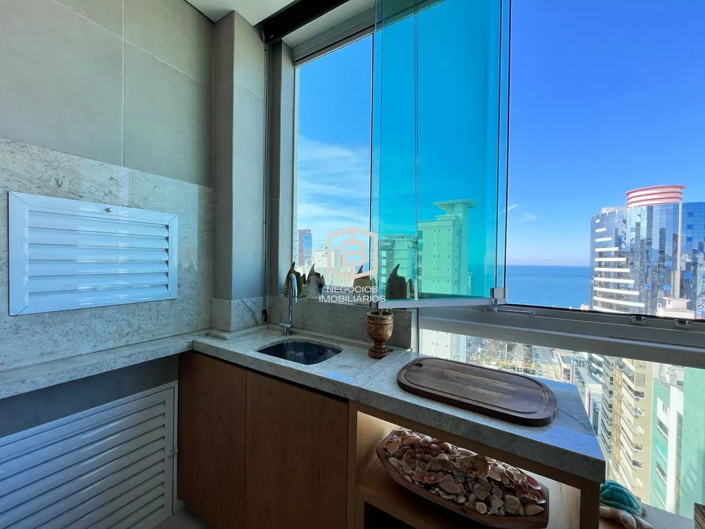 Apartamento à venda com 4 quartos, 193m² - Foto 2