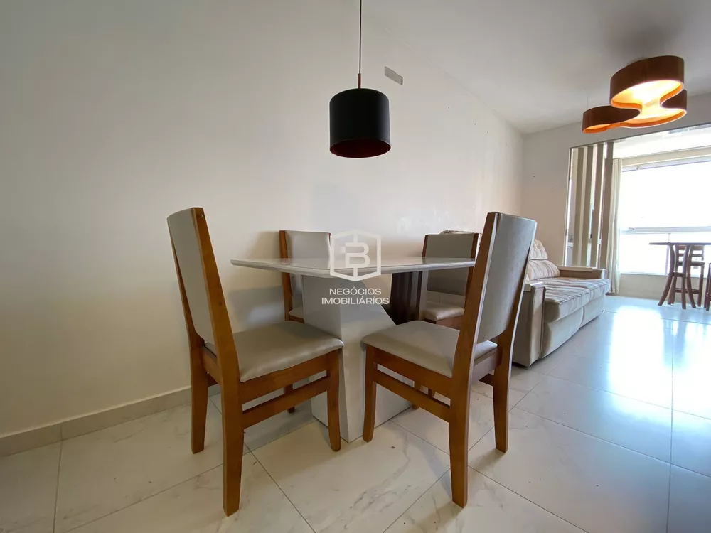 Apartamento à venda com 2 quartos, 70m² - Foto 4