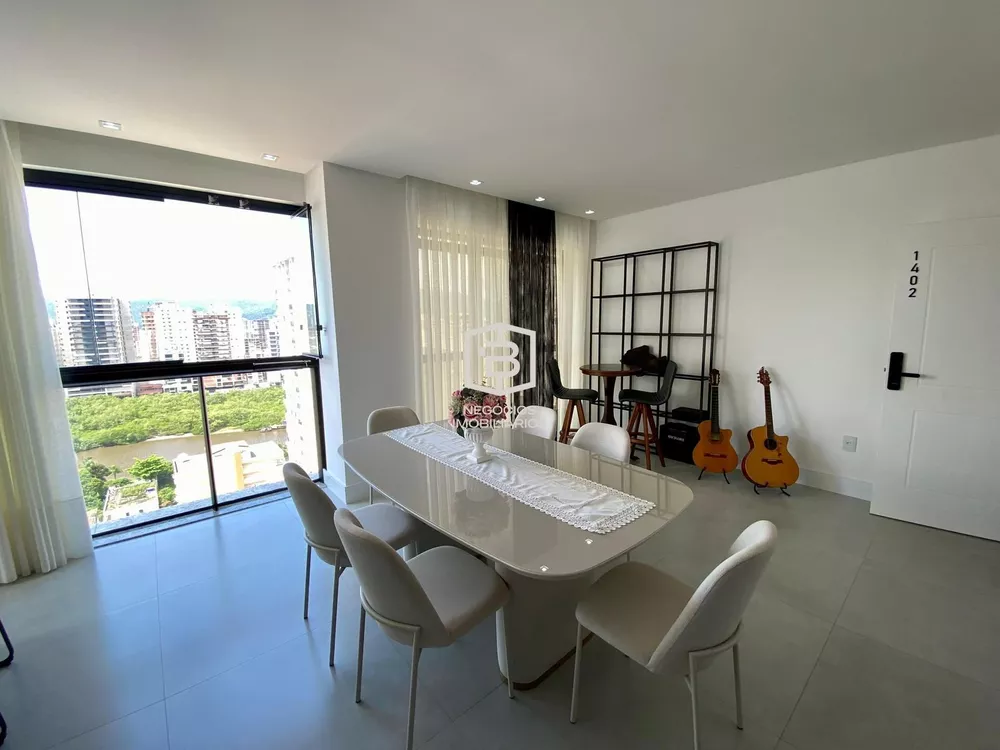 Apartamento à venda com 3 quartos, 145m² - Foto 1