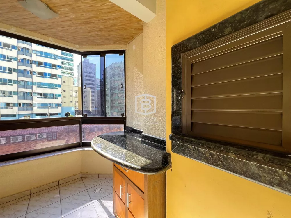 Apartamento à venda com 3 quartos, 110m² - Foto 1