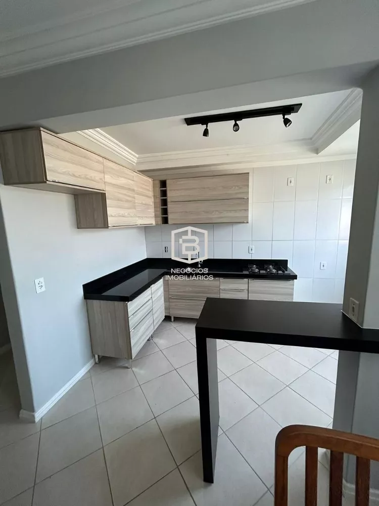 Apartamento à venda com 2 quartos, 64m² - Foto 4