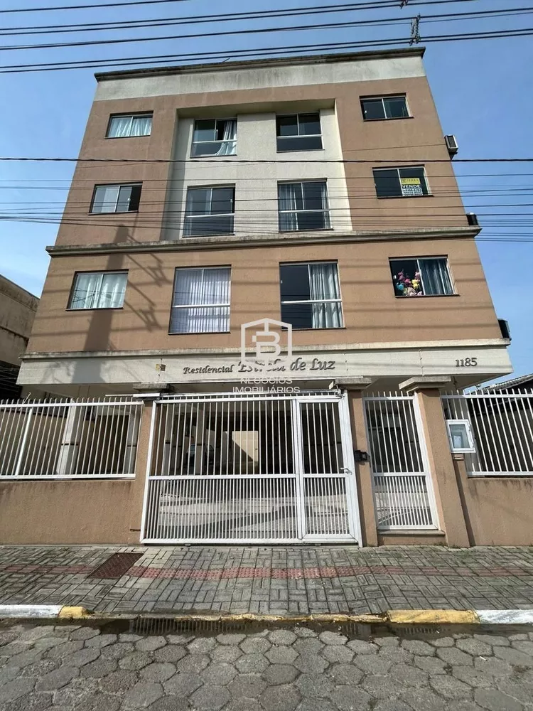 Apartamento à venda com 2 quartos, 64m² - Foto 2