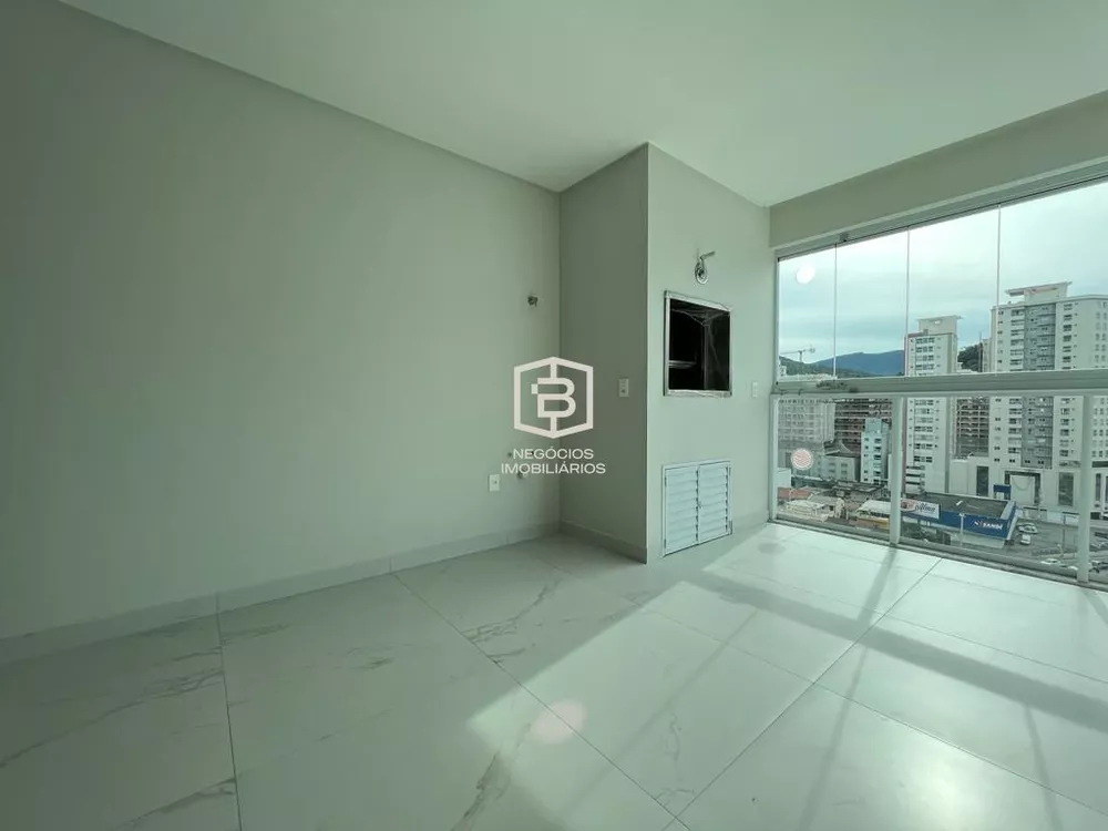 Apartamento à venda com 4 quartos, 179m² - Foto 1