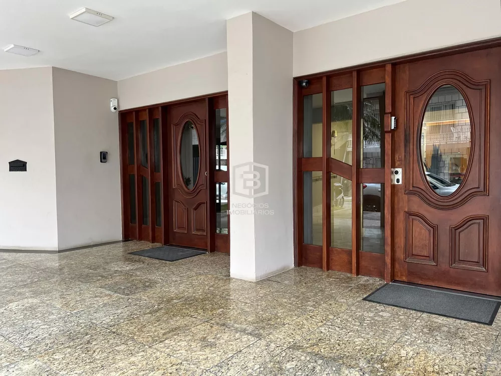 Apartamento à venda com 4 quartos, 157m² - Foto 3