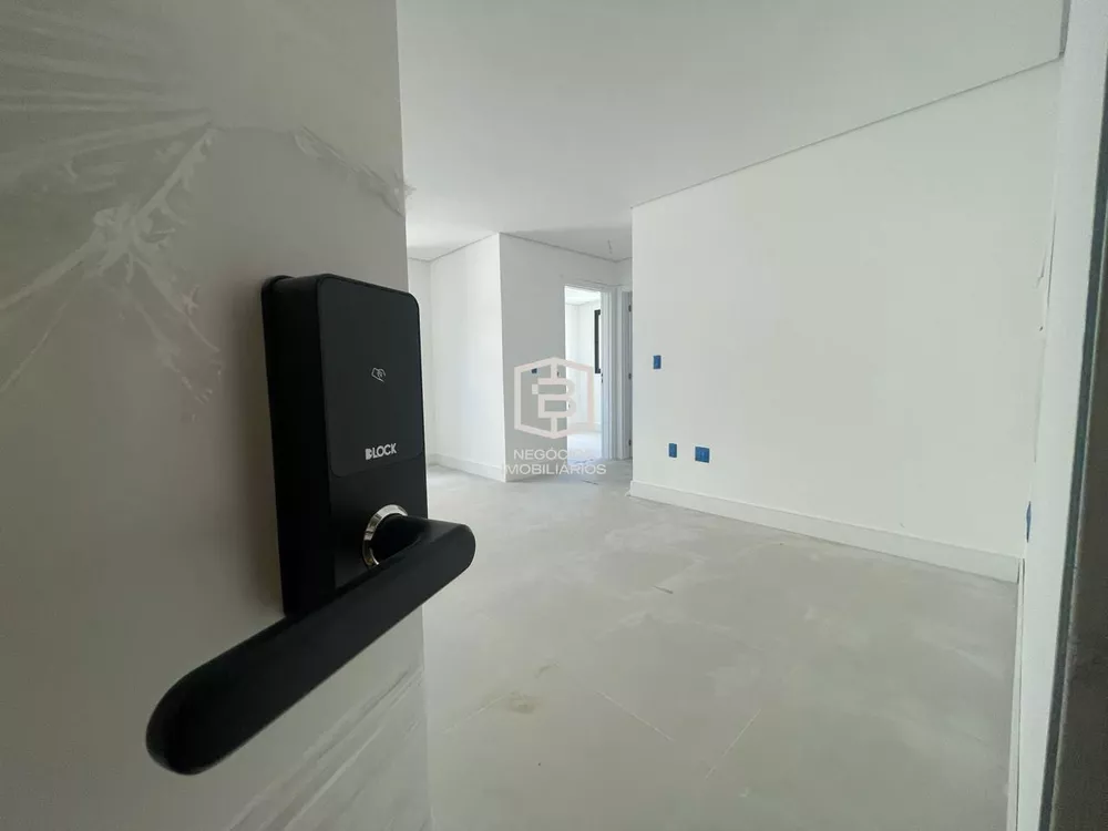 Apartamento à venda com 2 quartos, 64m² - Foto 1