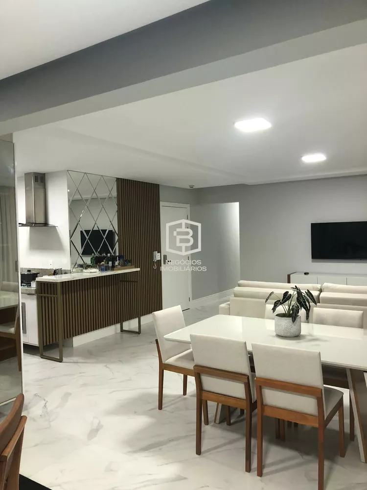 Apartamento à venda com 3 quartos, 118m² - Foto 1