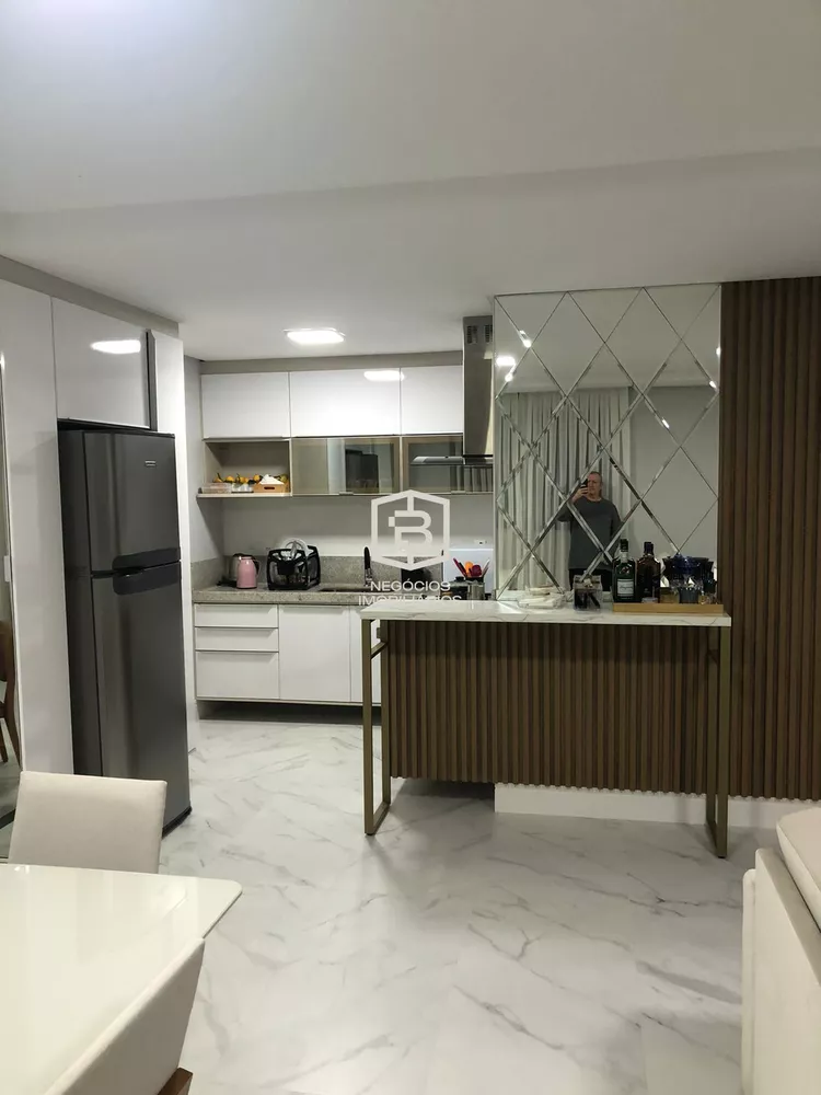 Apartamento à venda com 3 quartos, 118m² - Foto 6